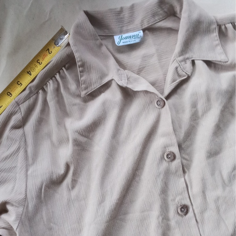 Joanna Women XL Beige Solid Collared Button-Up Long Sleeve Shirt